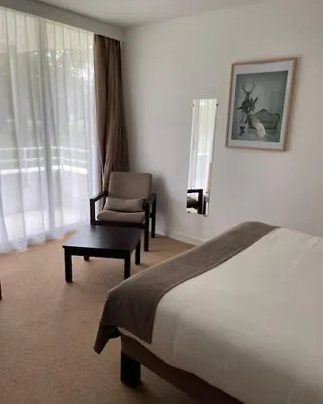 Logis Des Sittelles Otel Montfort-le-Gesnois