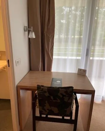 Logis Des Sittelles فندق