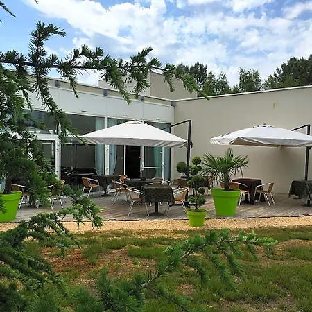 Hotel Logis Des Sittelles Montfort-le-Gesnois