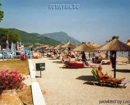 Logis Des Sittelles Montfort-le-Gesnois