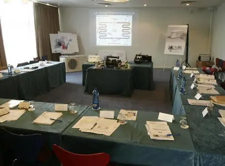 Logis Des Sittelles فندق Montfort-le-Gesnois