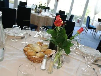 Hotel Logis Des Sittelles Montfort-le-Gesnois