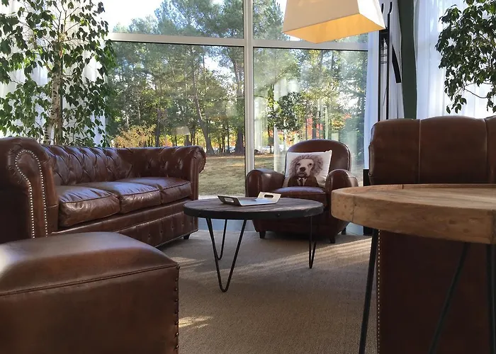 Logis Des Sittelles Hotel 3*