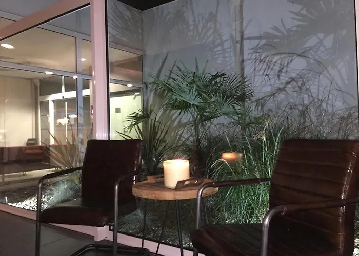 Logis Des Sittelles فندق