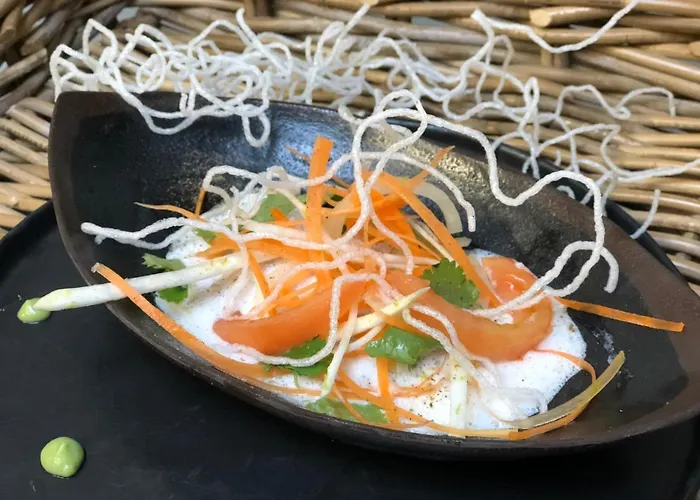 Logis Des Sittelles فندق